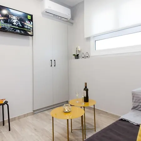 Appartamento Brand New Flat Near Lycabettus Hill By Luckeys Atene Esterno foto